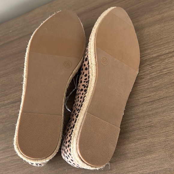 Universal Thread Flats- Target - Picture 3 of 3